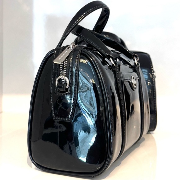 Michael Kors Jet Set Small Patent Duffel Crossbody Bag Black - Picture 4 of 7